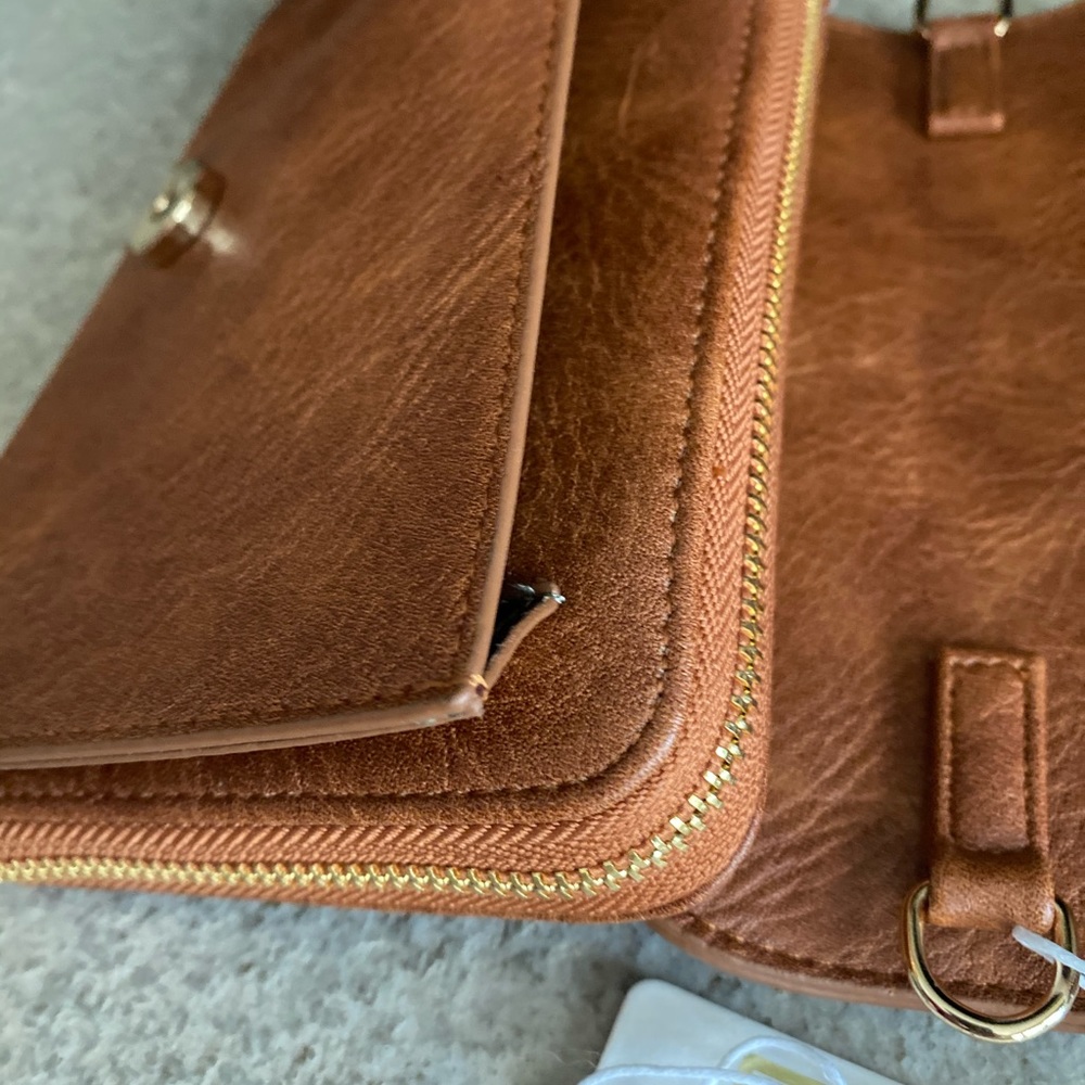 *NEW* leather crossbody - Picture 9 of 10